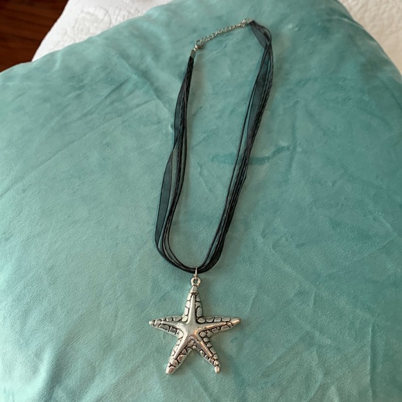 Jewelry - Silver and black starfish necklace